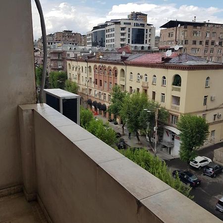 Apartment-14 In The Center Of Jerevan Buitenkant foto