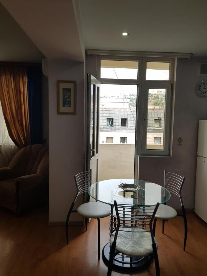Apartment-14 In The Center Of Jerevan Buitenkant foto